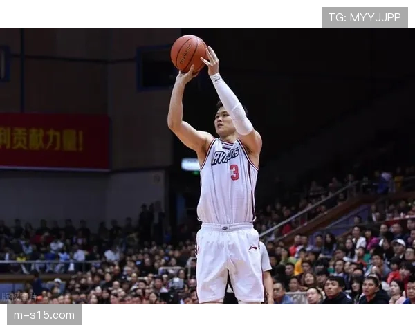 斯图加特前锋卡福范霍芬宣布赛季末退役正式告别职业生涯