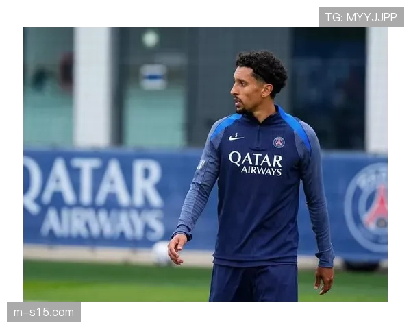 巴黎圣日耳曼球员法比安称2025年是不可思议一年,望完美收官。 巴黎圣日耳曼球员法比安称2025年是不可思议一年,望完美收官。