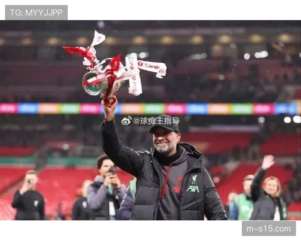 更衣室故事:利物浦大胜后,克洛普与队员重温高光片段并布置下轮任务 更衣室故事:利物浦大胜后,克洛普与队员重温高光片段并布置下轮任务